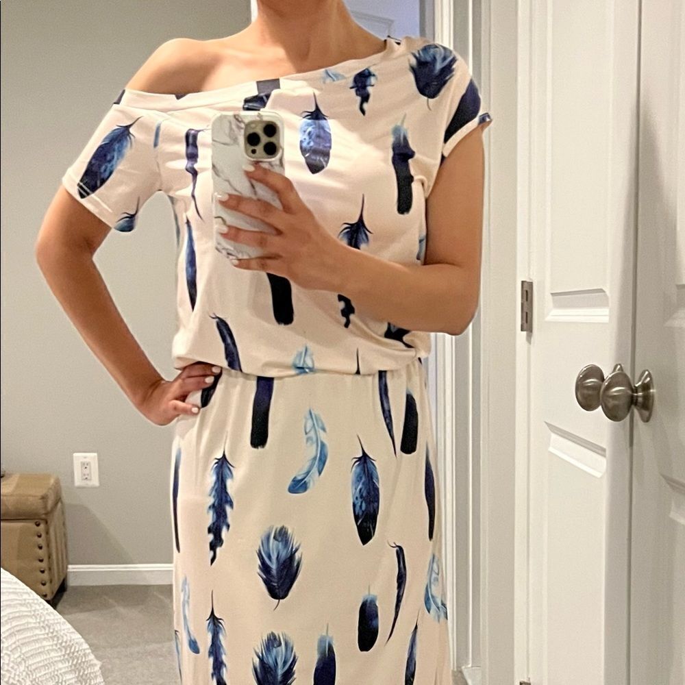 Summer Dress. One-should. New with tags. Size S